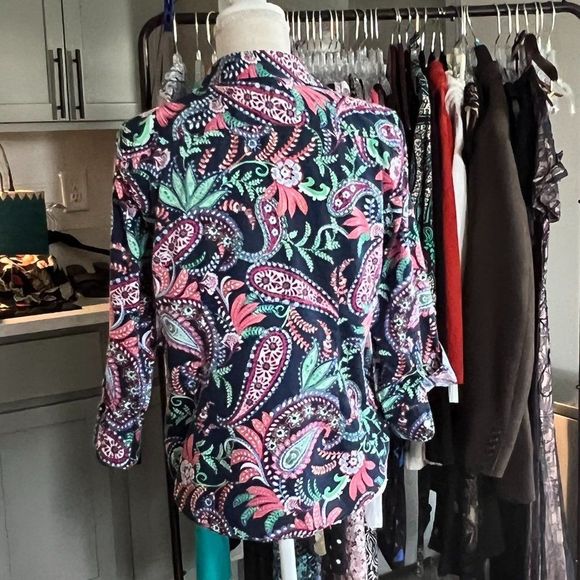 Chaps Modern Blue Paisley Print with Contrasting Neckline and Cuffs Size LP - Picture 6 of 9